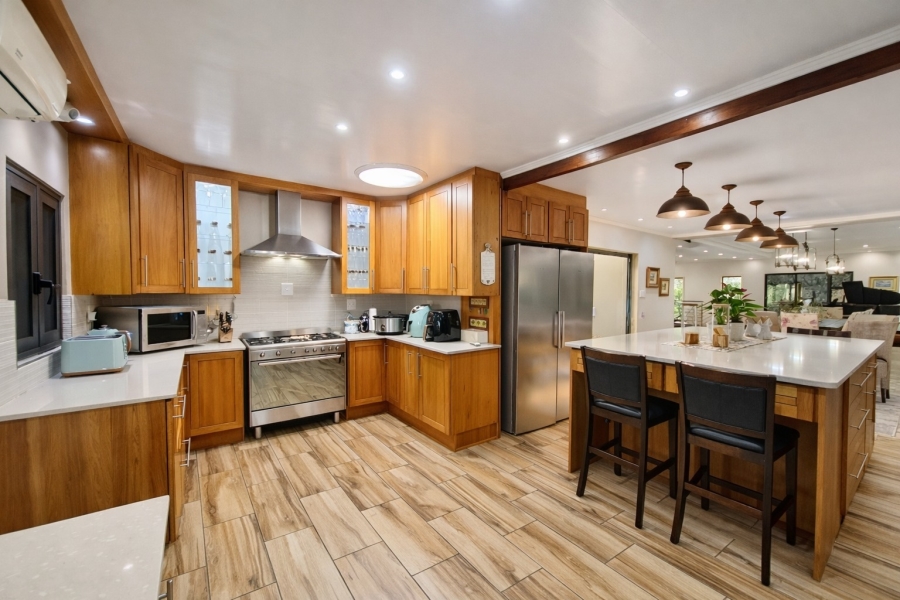 6 Bedroom Property for Sale in Cashan North West